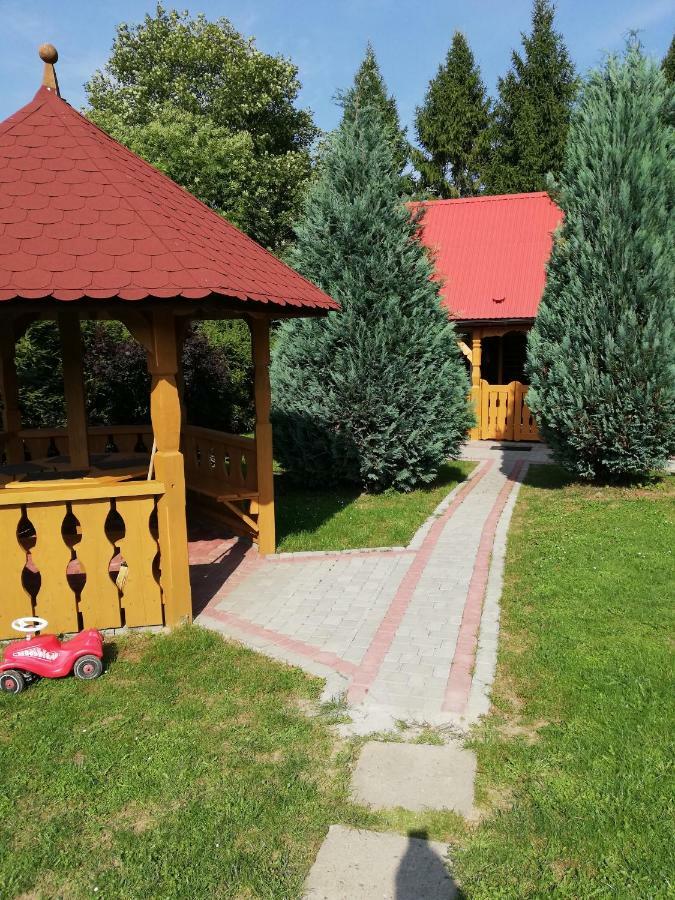 Domek Pod Swierkami Чорна Екстер'єр фото